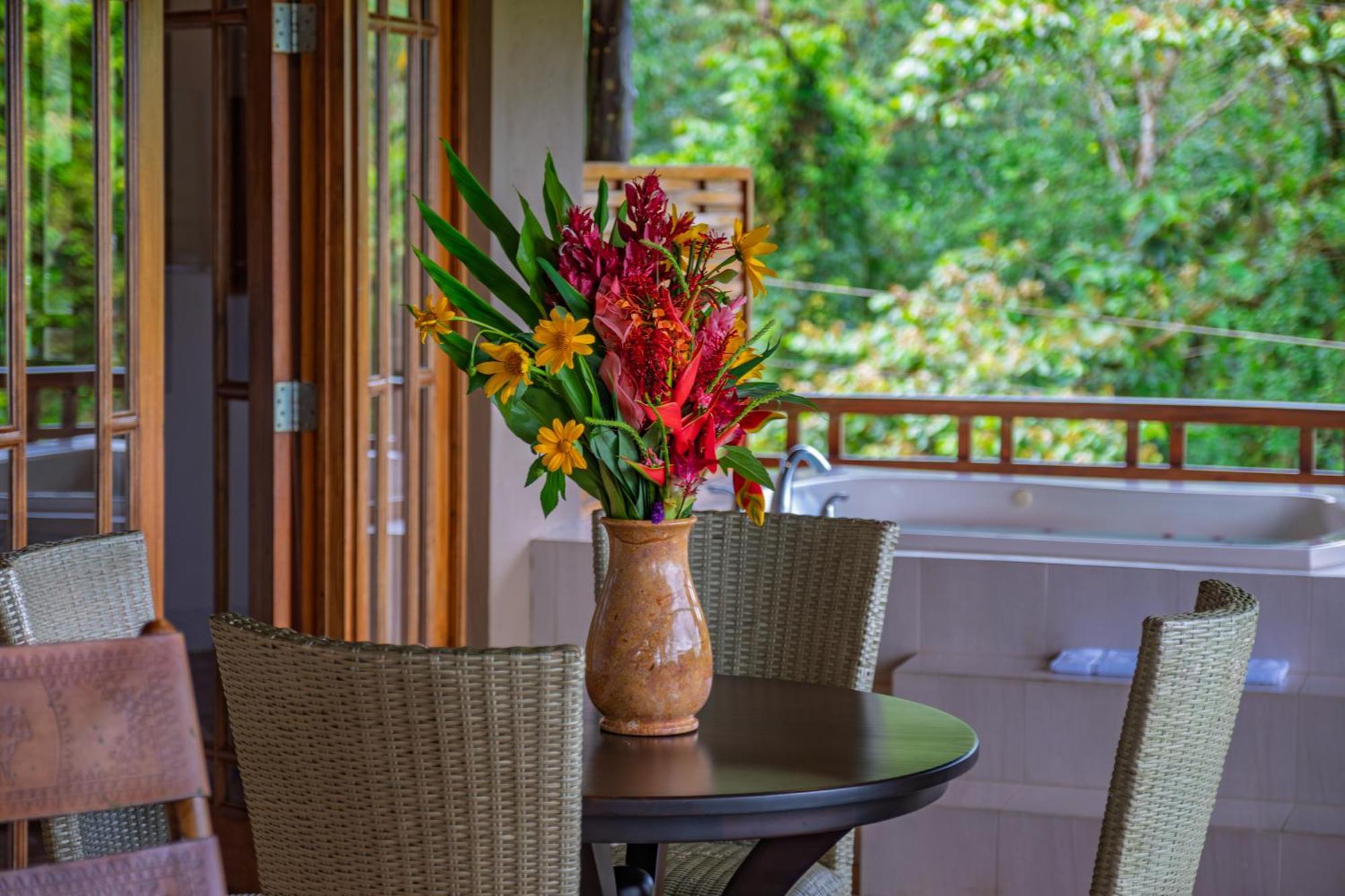 Lost Iguana Resort And Spa La Fortuna Exteriör bild